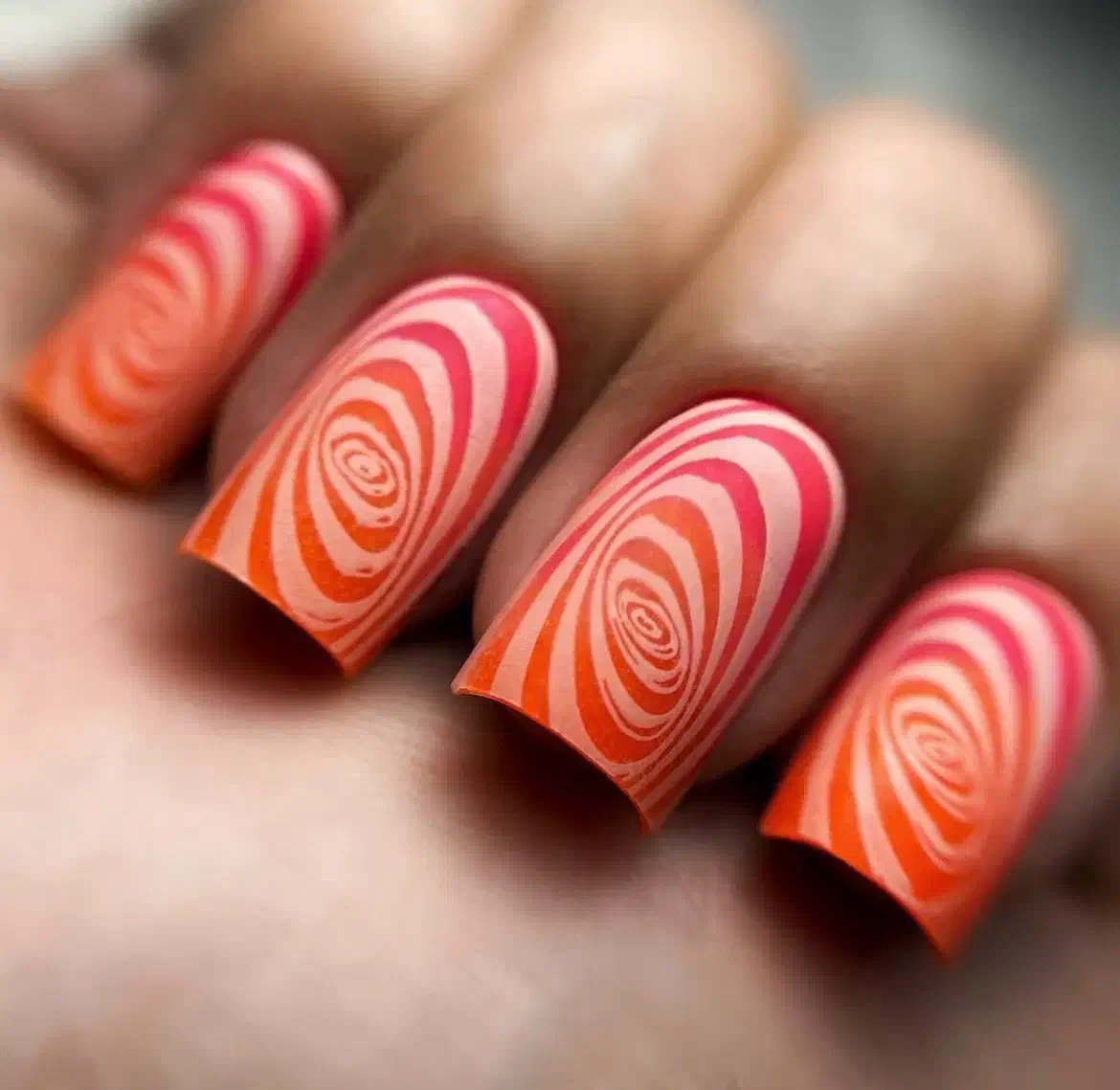 مدل برای کاشت حرفه ای ناخن ژورنالی و سالنی|خدمات آرایشگری و زیبایی|ارومیه, |دیوار