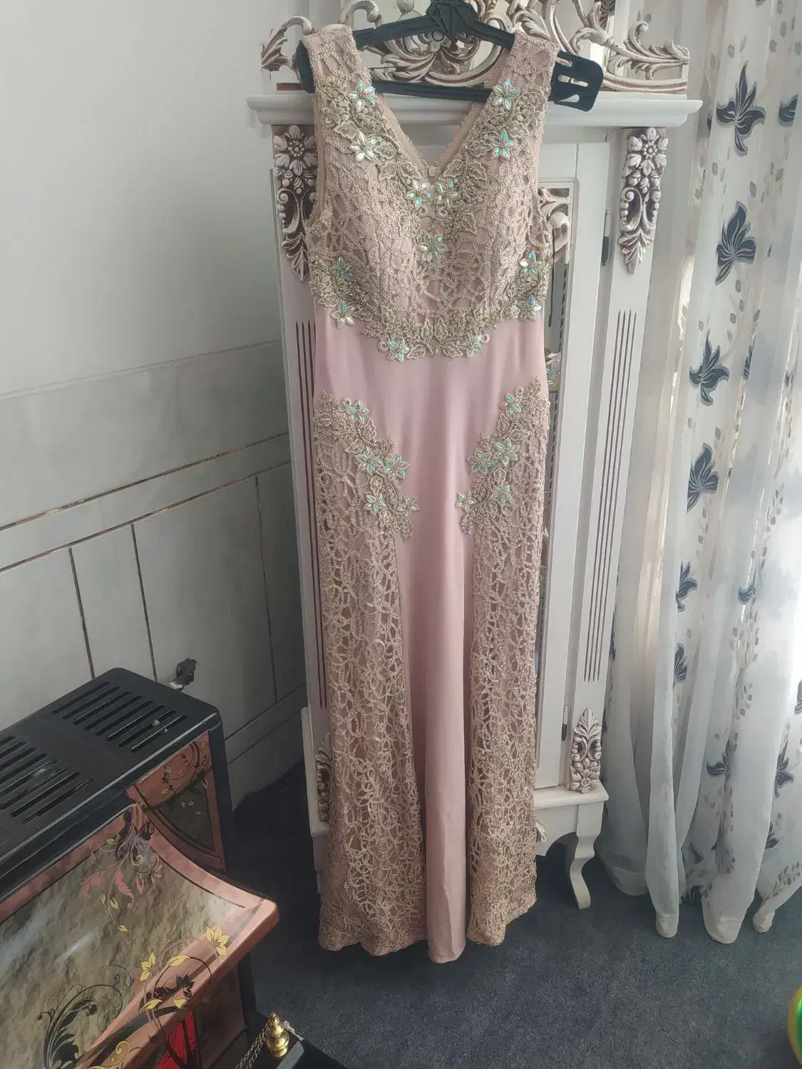 لباس مجلسی|لباس|فلاورجان, |دیوار