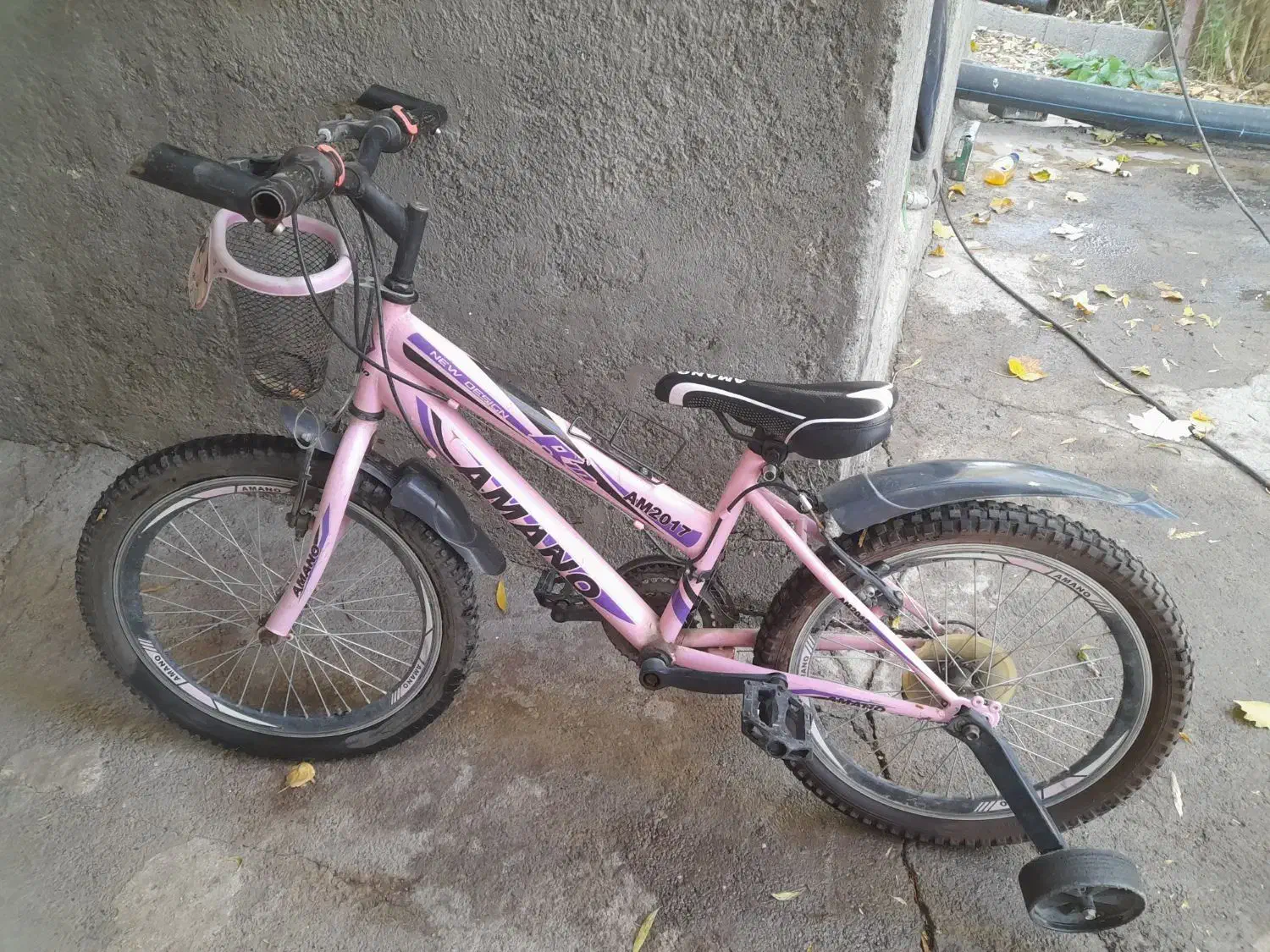 دوچرخه دخترانه|دوچرخه، اسکیت، اسکوتر|میانه, |دیوار