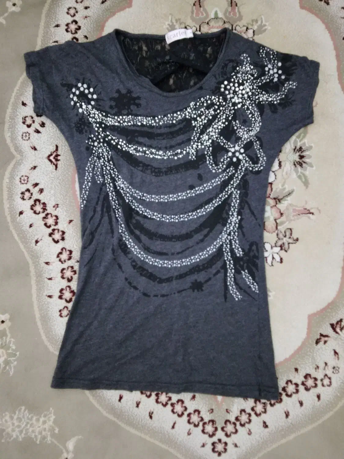 تیشرت|لباس|رباط‌کریم, الارد|دیوار