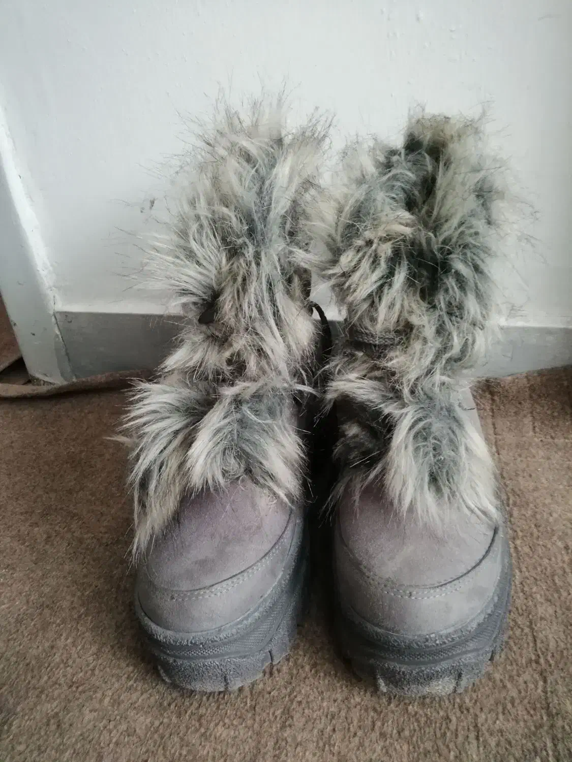 چکمه خزدارزنانه سایز38|کیف، کفش، کمربند|بیرجند, |دیوار