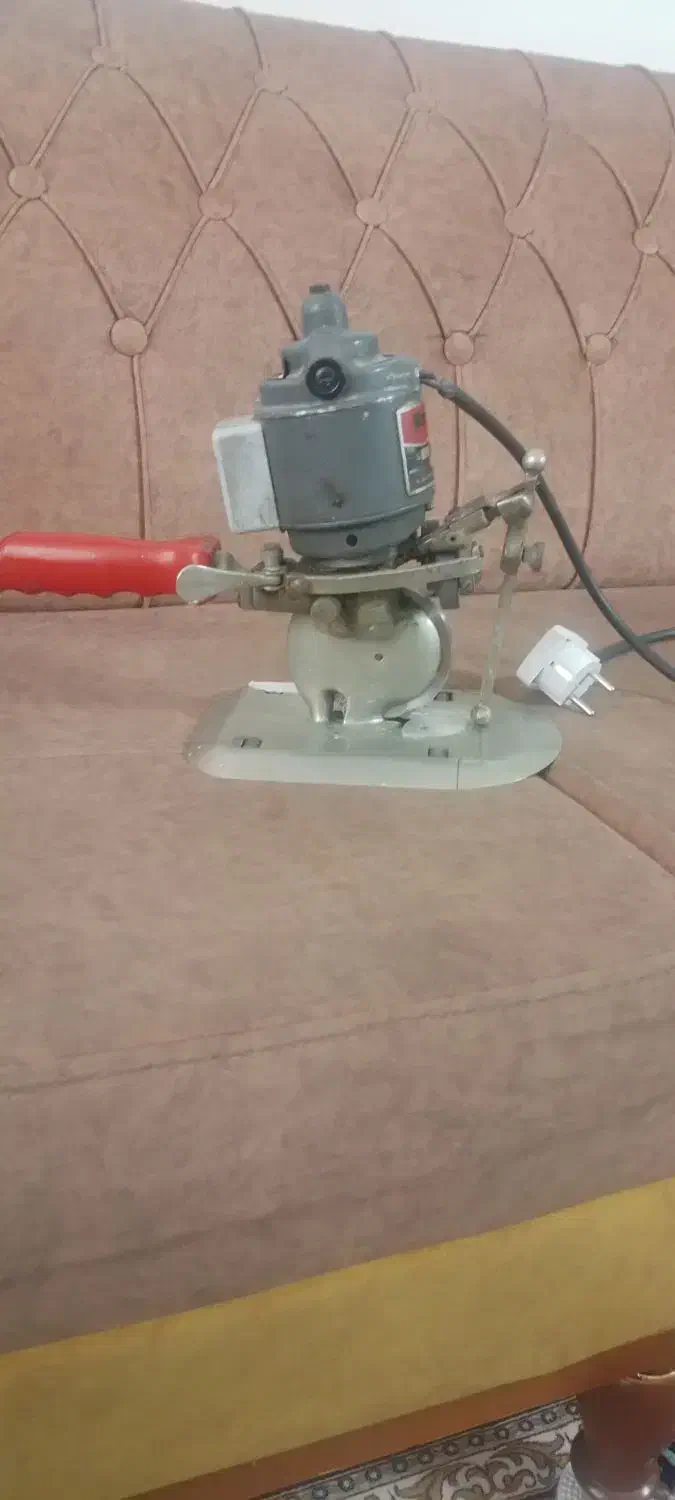 قیچی برقی آمریکایی اصل مارک مایمین|لوازم خیاطی و بافتنی|فردیس, ثابتی|دیوار