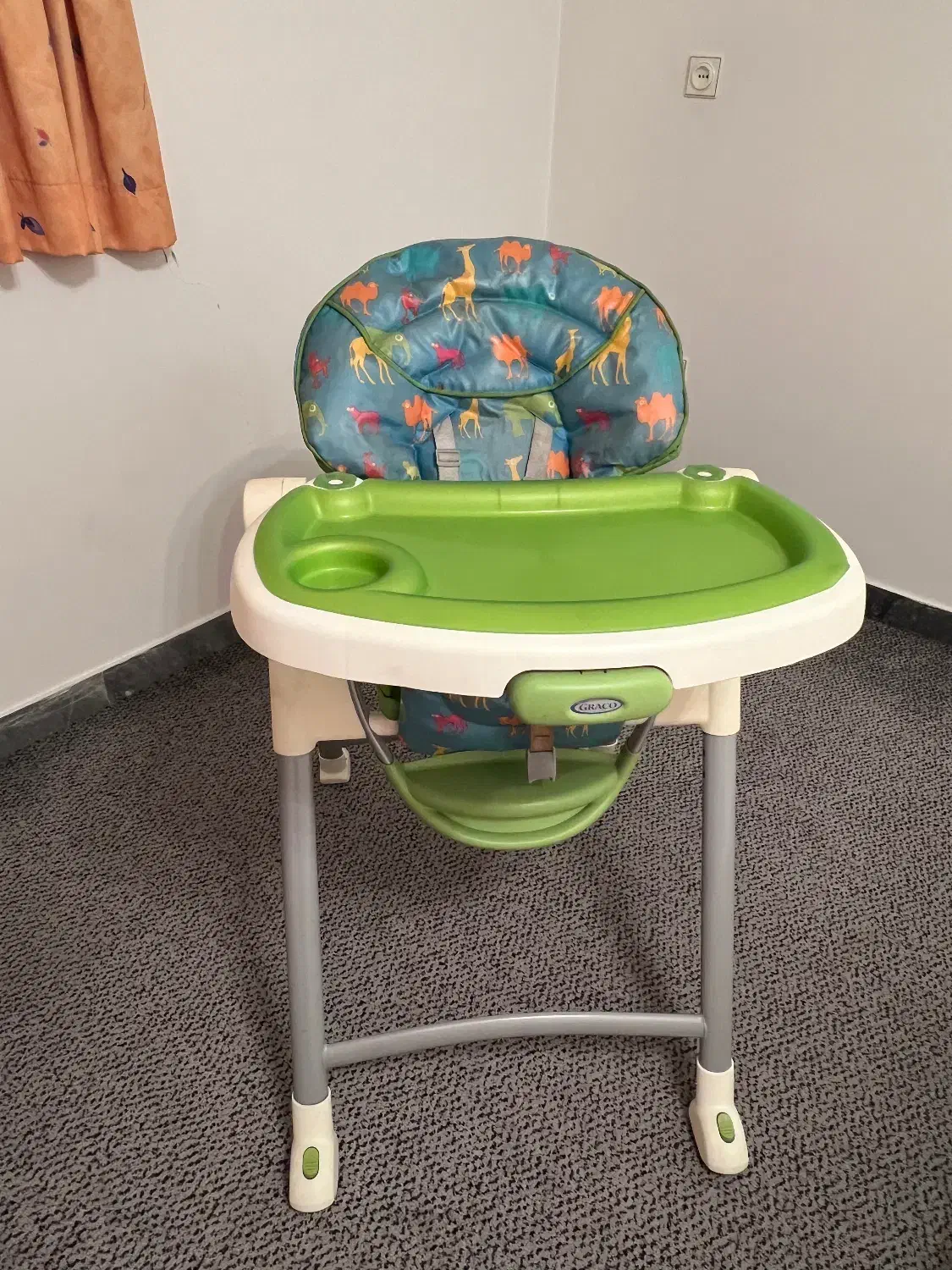 صندلی غذا|تخت و صندلی بچه|آمل, |دیوار