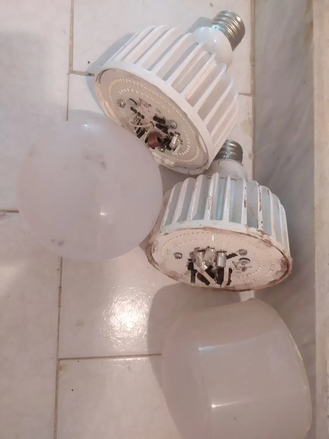 لامپ ال ای دی ۱۰۰ وات|لامپ و چراغ|اصفهان, سپاهان‌شهر|دیوار