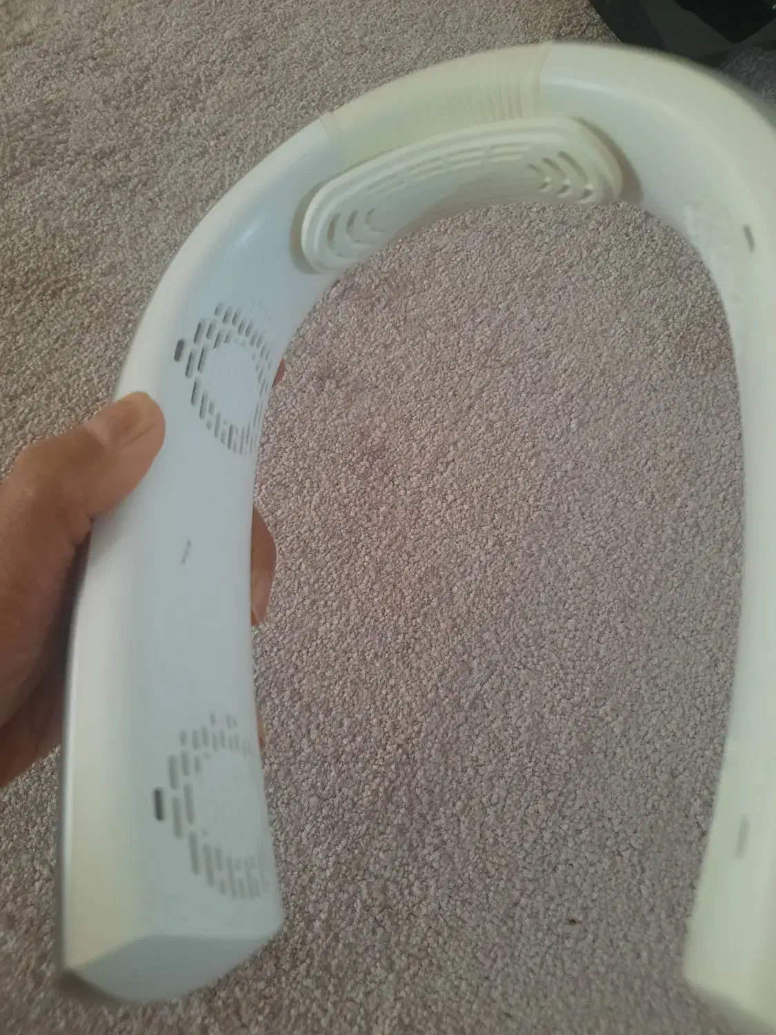 پنکه گردنی|پنکه و تصفیهکنندهٔ هوا|قدس, شهرقدس|دیوار