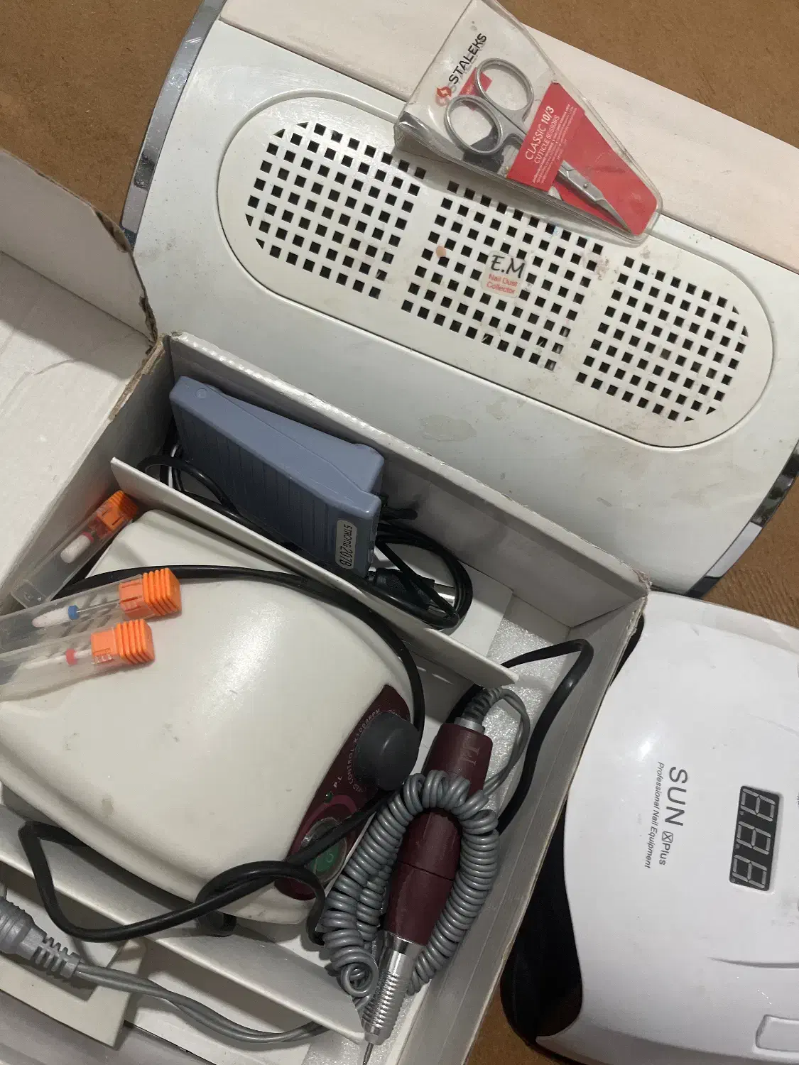 فروش یکجا متریال و دستگاه های کاشت ناخن|آرایشگاه و سالن‌های زیبایی|مرودشت, فاز اول شهرک فرهنگیان|دیوار