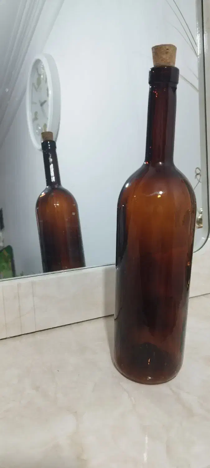 بطری شیشه ای یک لیتری در چوبی(پنبه دار)|ظروف نگهدارنده، پلاستیکی، یکبارمصرف|اهواز, سیصد دستگاه|دیوار