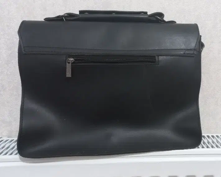 کیف چرم مشکی|کیف، کفش، کمربند|خوی, |دیوار