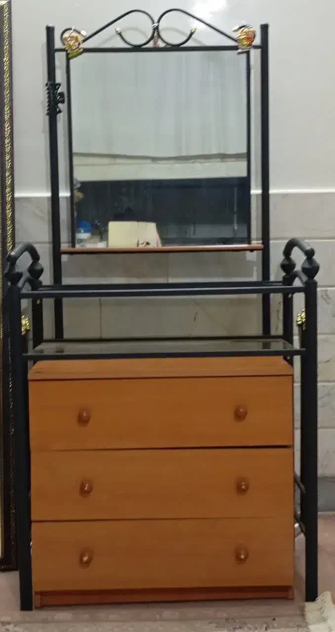 میز آرایش سالم|بوفه، ویترین، کنسول|قم, امامزاده ابراهیم|دیوار