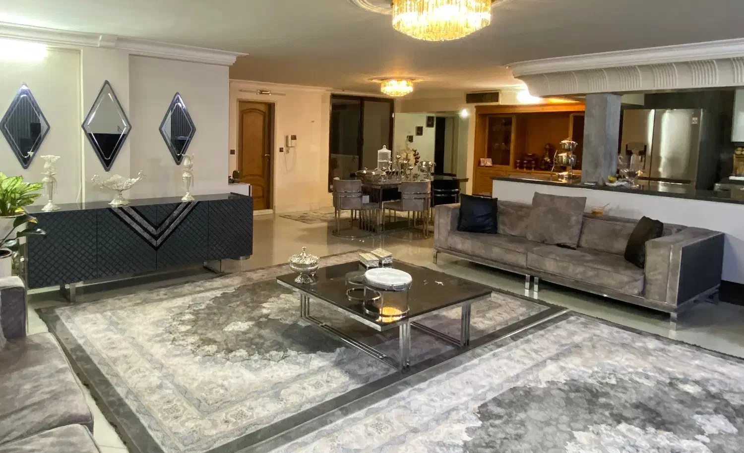 فروش فوری آپارتمان خوش نقشه ۱۳۷ متری|فروش آپارتمان|اصفهان, سروستان|دیوار