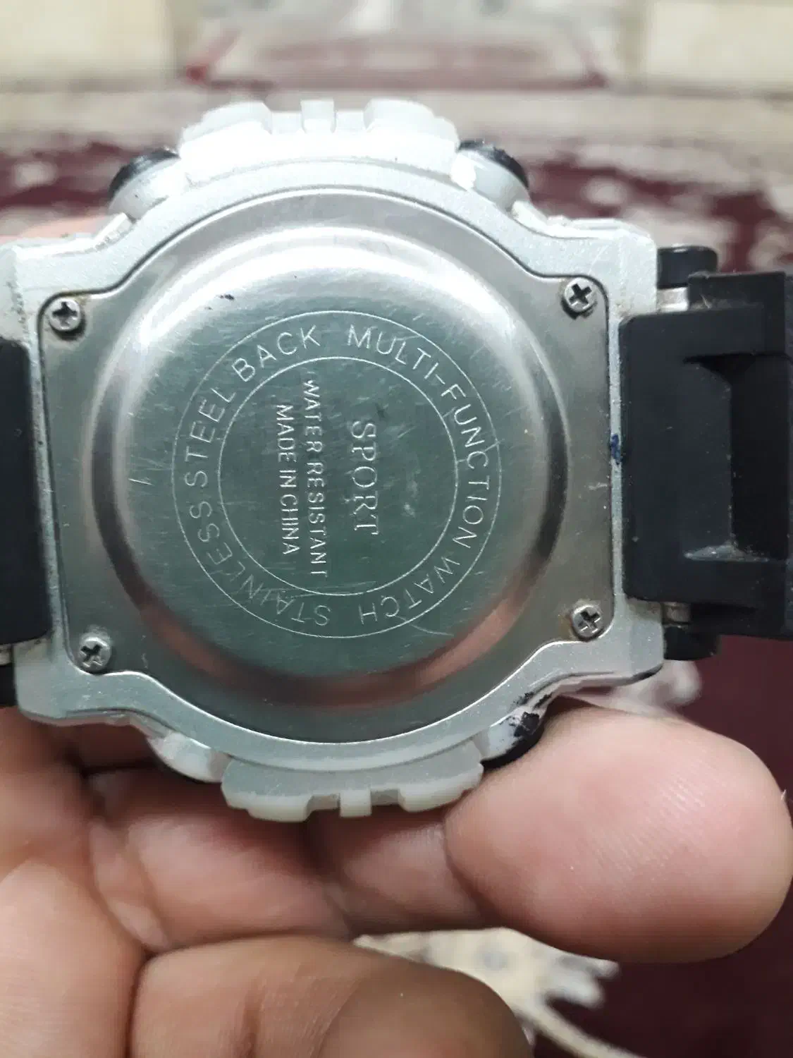 ساعت اسپرت در حد نو سالم تمیز قیمت ۳۰۰ تومن|ساعت|کاشان, رسالت|دیوار