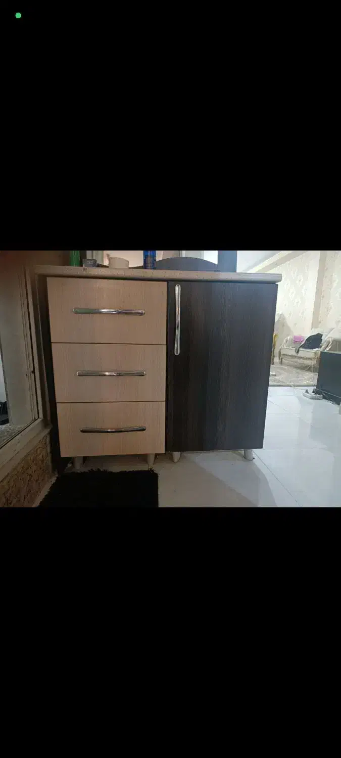 دراور ام دی آف|جاکفشی، کمد، دراور|اهواز, فرهنگ شهر|دیوار