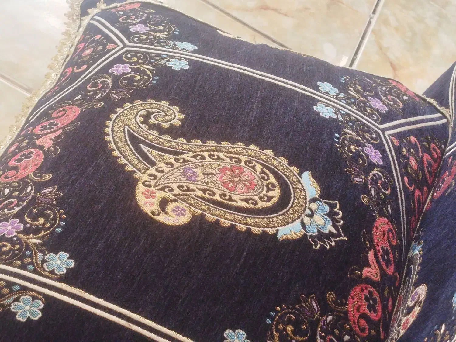 ده عدد بالشت نو|رختخواب، بالش، پتو|لردگان, |دیوار