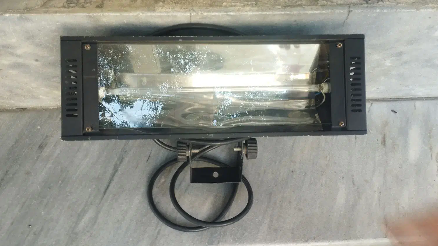 فلاشر نورپردازی|صوتی و تصویری|شیراز, اصلاح‌نژاد|دیوار