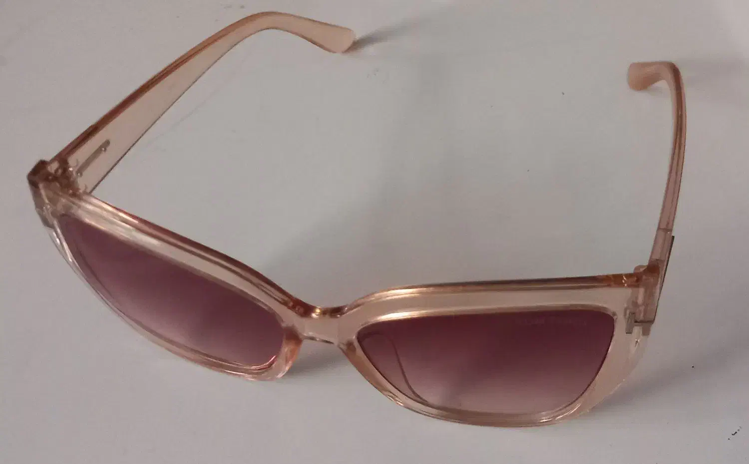 عینک آفتابی نو و کاملا سالم زنانه|زیورآلات و اکسسوری|مراغه, |دیوار