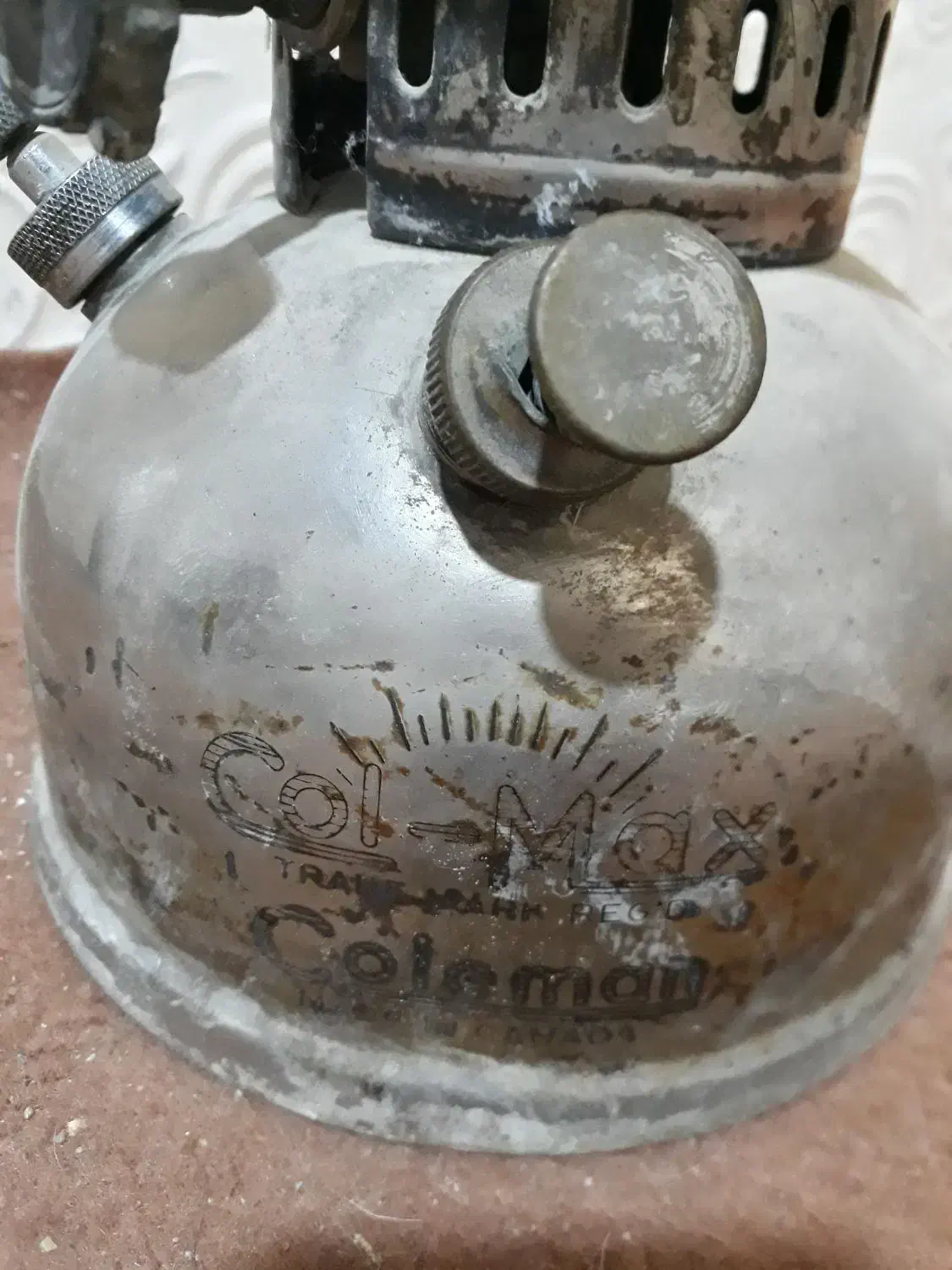 چراغ زنبوری کلمن کانادایی قدیمی سالم|کلکسیون اشیاء عتیقه|جهرم, |دیوار