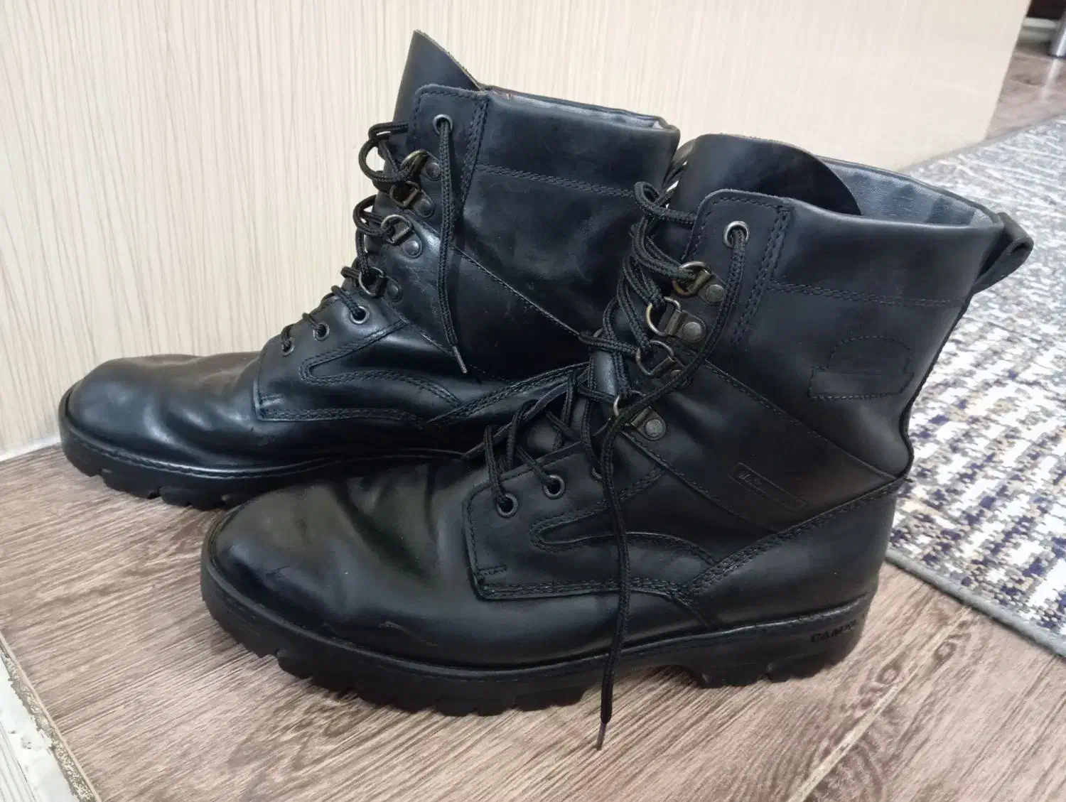 پوتین|کیف، کفش، کمربند|سنندج, |دیوار