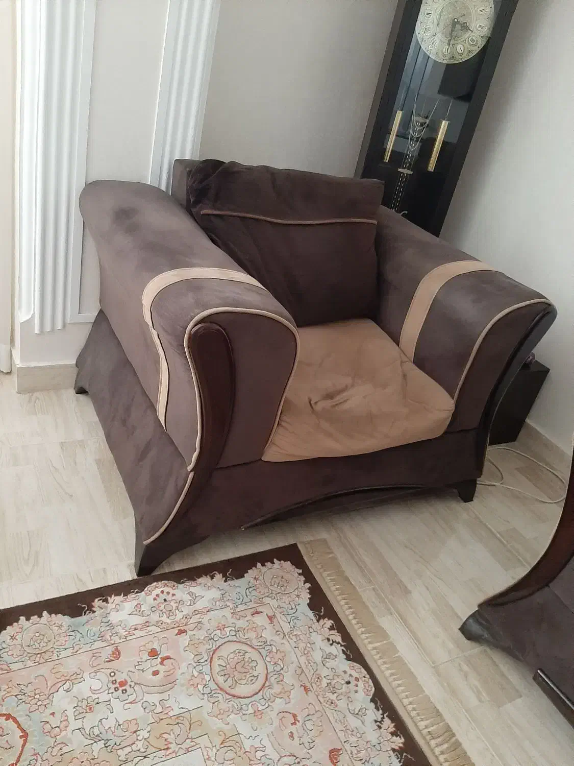 مبل راحتی|مبلمان خانگی و میز عسلی|رشت, لاکانی|دیوار