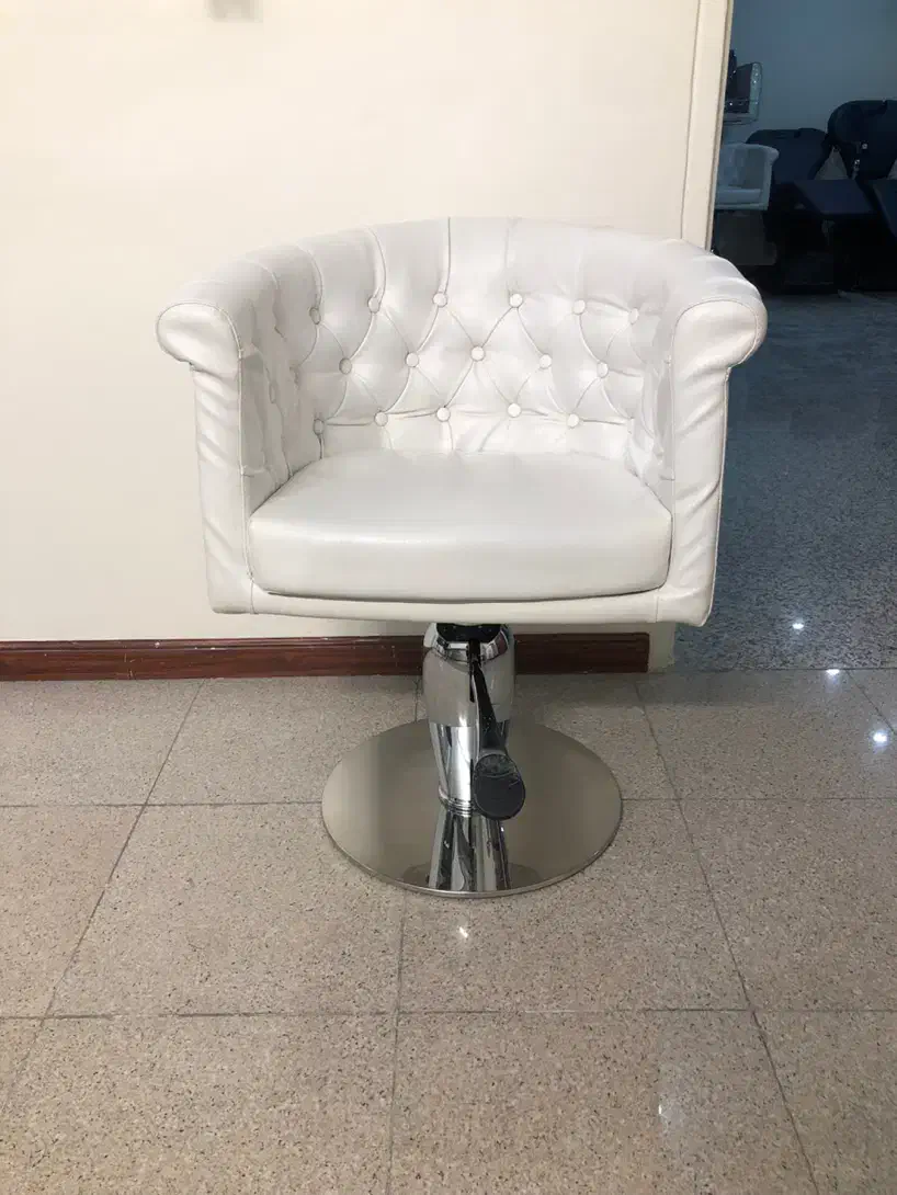 فروش صندلی کوتاهی مو|آرایشگاه و سالن‌های زیبایی|تهران, زعفرانیه|دیوار