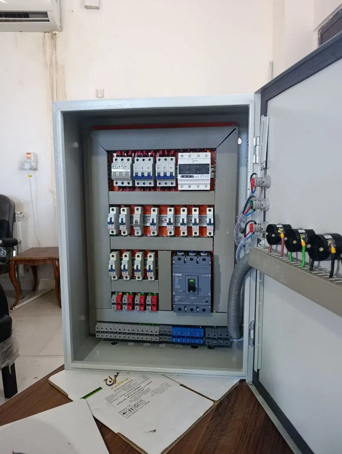 برقکشی صنعتی ومعمولی به صورت حرفه ای|خدمات پیشه و مهارت|بم, |دیوار