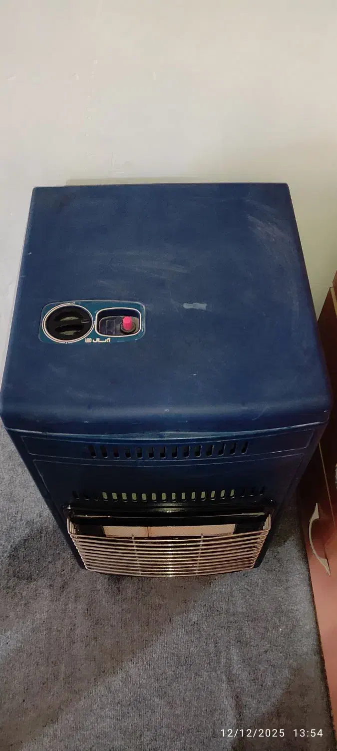 بخاری آبسال|بخاری، هیتر، شومینه|نیمروز, |دیوار