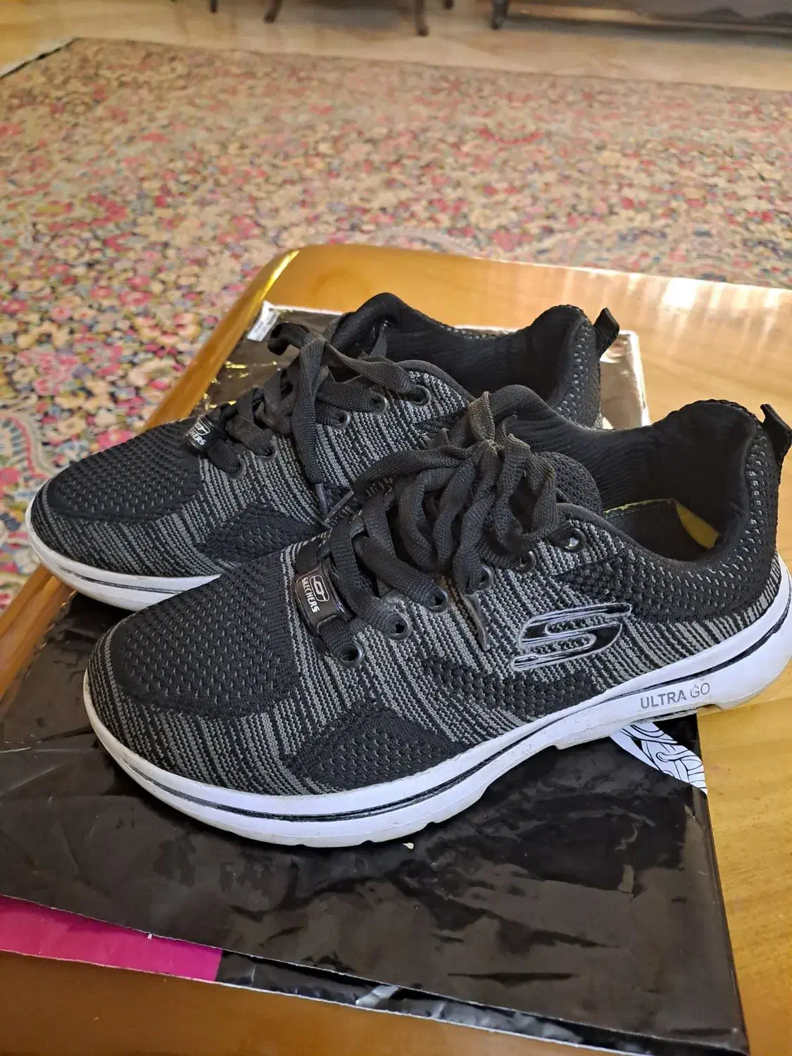 کفش|کیف، کفش، کمربند|کرمان, |دیوار