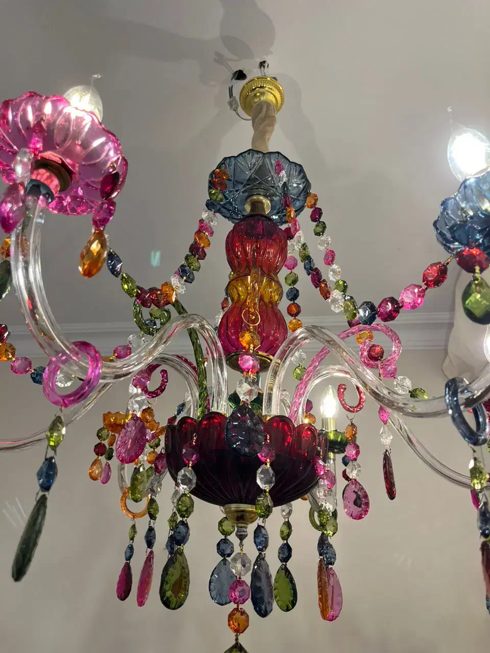 لوستر ۶ شاخه رنگی|لوستر و چراغ آویز|تهران, حکمت|دیوار