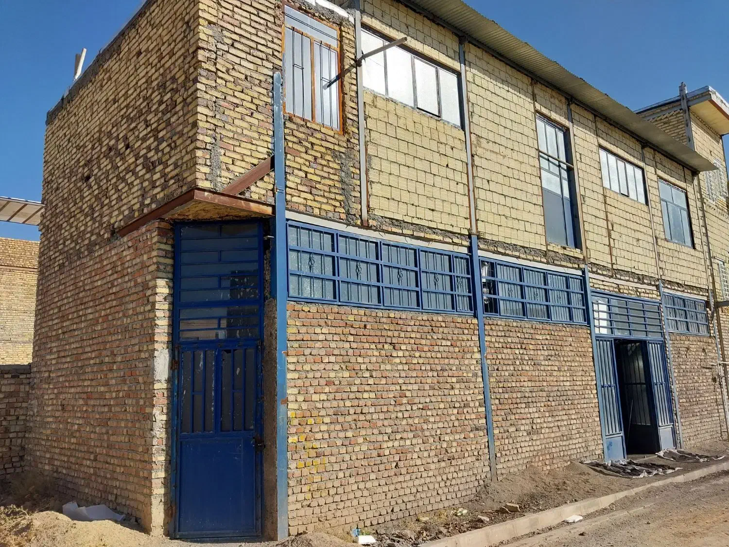 کارگاه۹۰متریدردوطبقه|فروش مغازه و غرفه|اراک, |دیوار