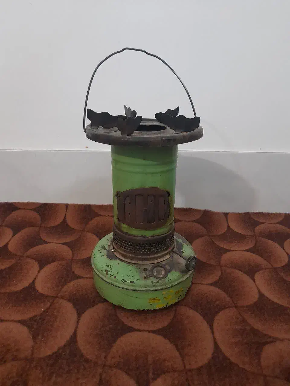 چراغ نفتی|صنایع دستی و سایر لوازم تزئینی|تربتحیدریه, منصوریه|دیوار