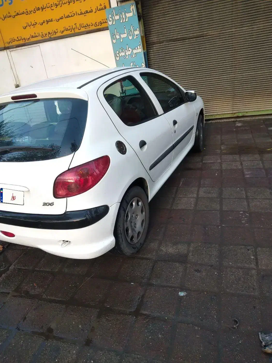 206تیپ پنج بدون رنگ کمی لیسه دارد|خودرو سواری و وانت|رشت, توشیبا|دیوار