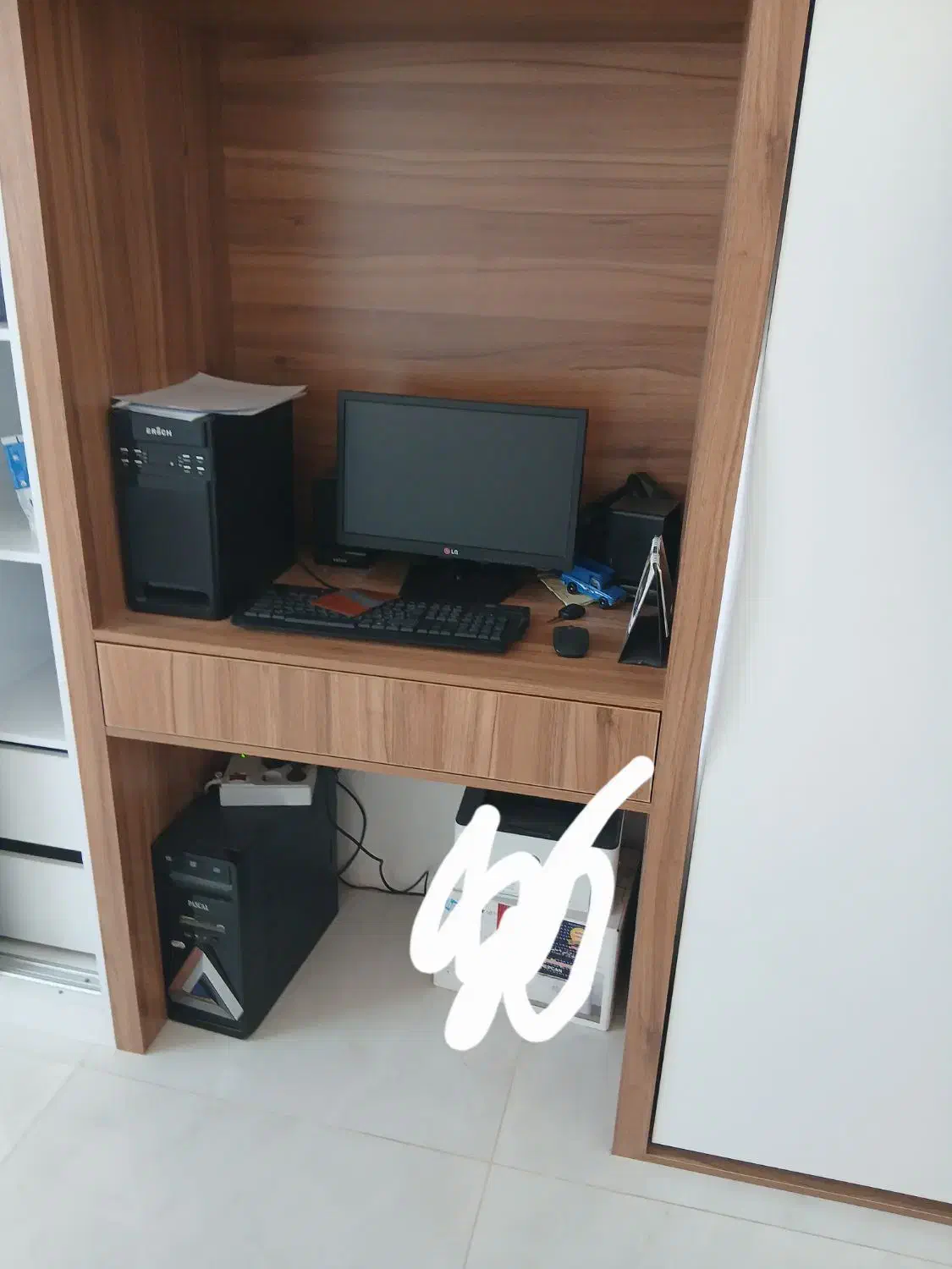 کامپیوتر|رایانه رومیزی|اصفهان, برازنده|دیوار