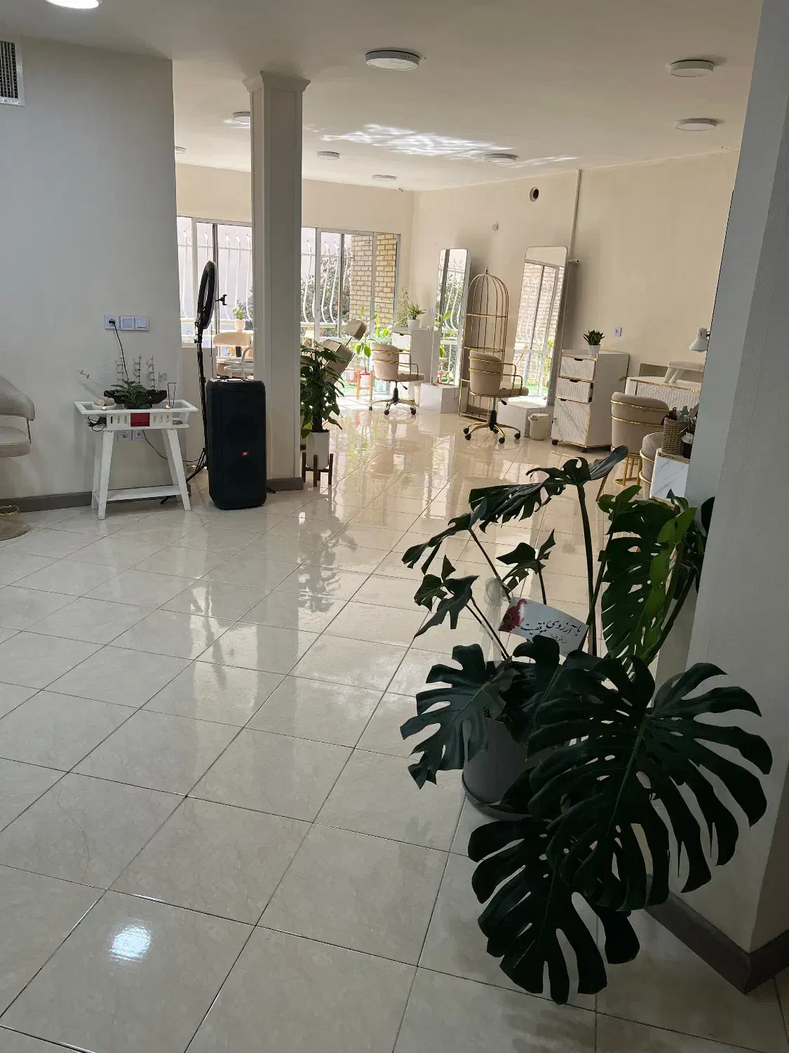 اجاره لاین ناخن .مژه|اجارهٔ دفتر کار، اتاق اداری، مطب|اصفهان, خانه اصفهان|دیوار