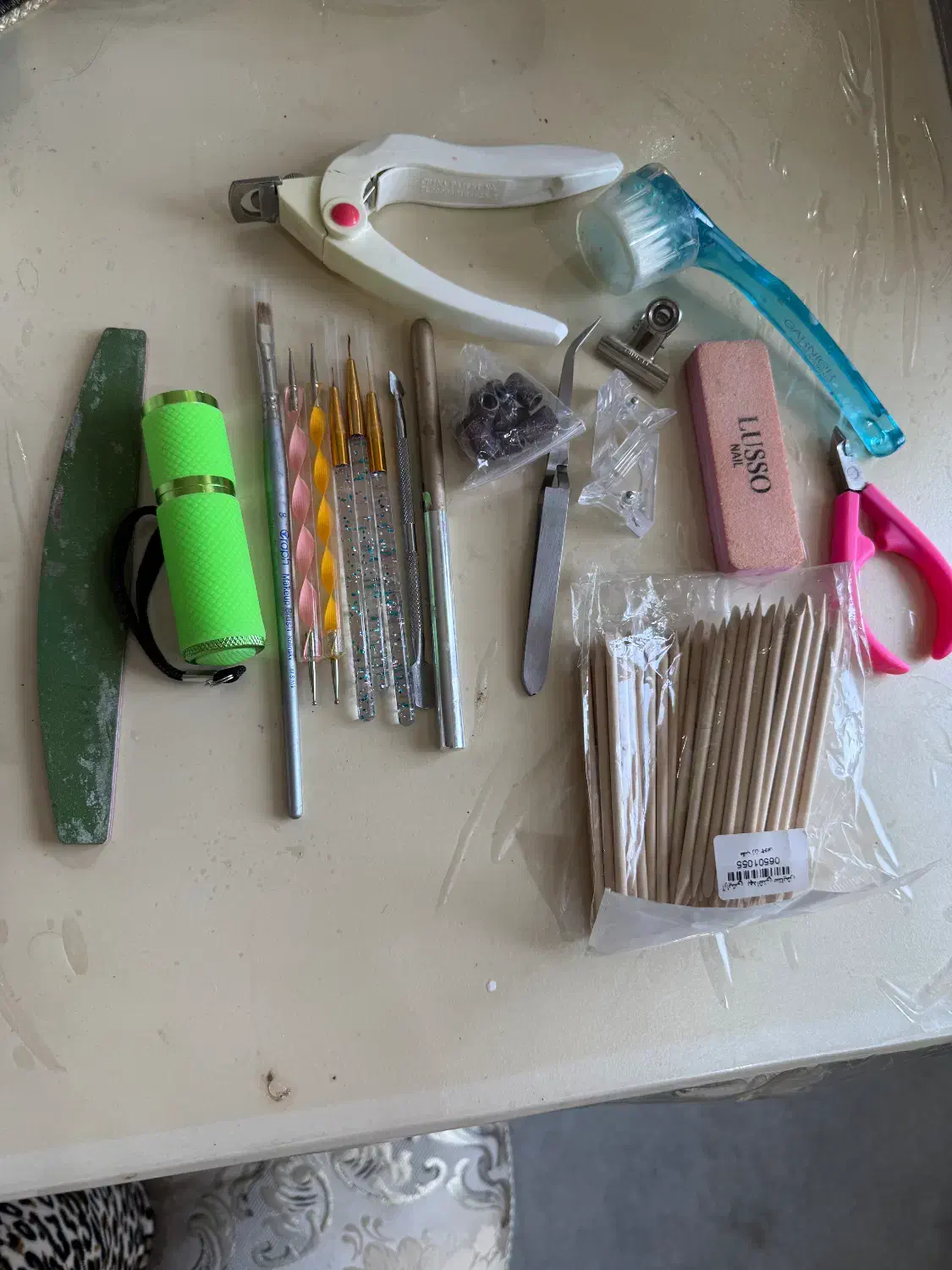 فروش فوق العاده میز و قفسه لاک ژل و لوازم ناخن|آرایشگاه و سالنهای زیبایی|لنگرود, |دیوار