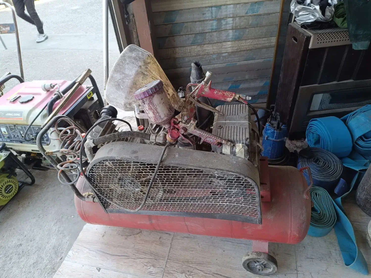 اجاره‌پمپ‌باد‌کمپرسور‌هوا‌برش‌رنگ‌کنتکس‌تگری‌‌پاش|خدمات پیشه و مهارت|رشت, معلولین|دیوار