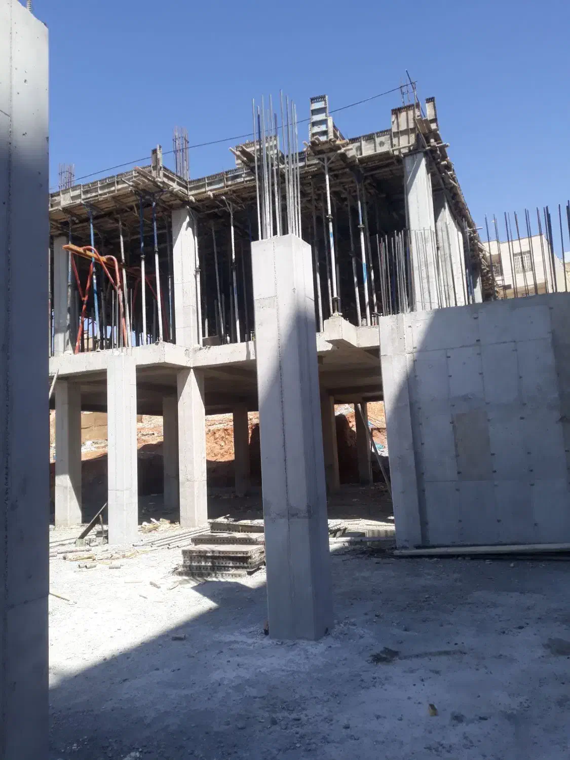 اجرای سازه های بتنی|خدمات پیشه و مهارت|عنبران, |دیوار