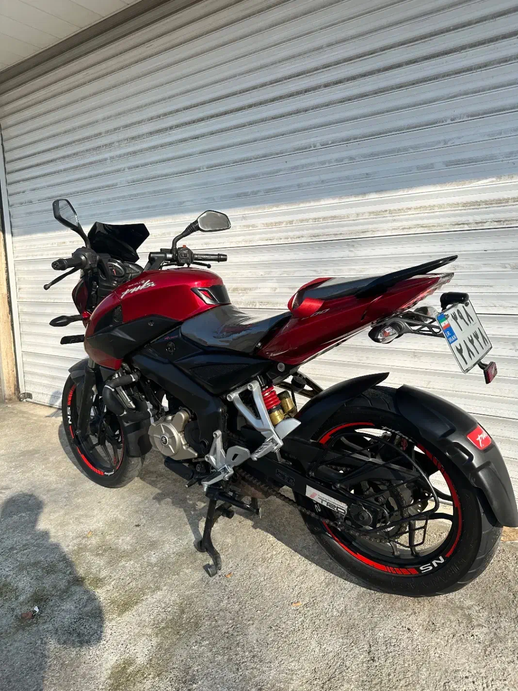 Ns200 درحد|موتورسیکلت|رشت, عینک|دیوار