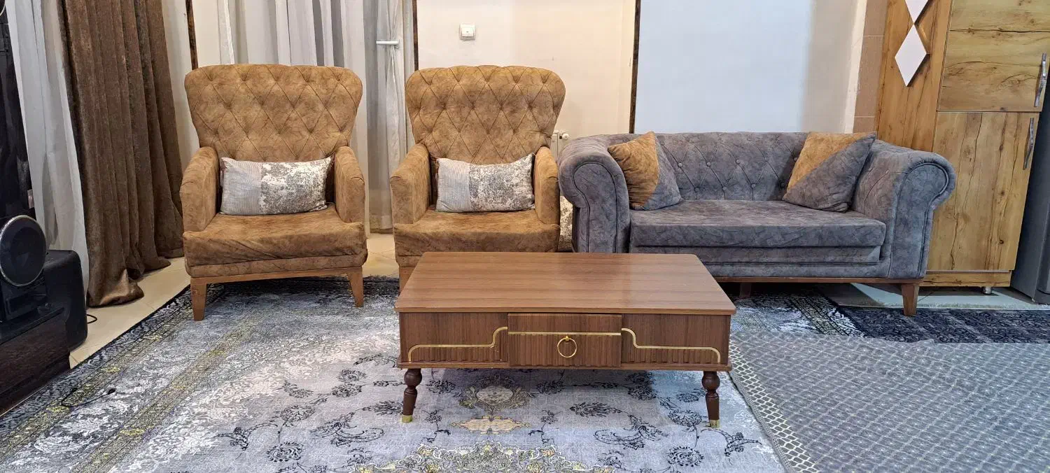 مقداری وسایل خانه ب فروش میرسد|مبلمان خانگی و میز عسلی|فولادشهر, مسکن مهر فولادشهر|دیوار