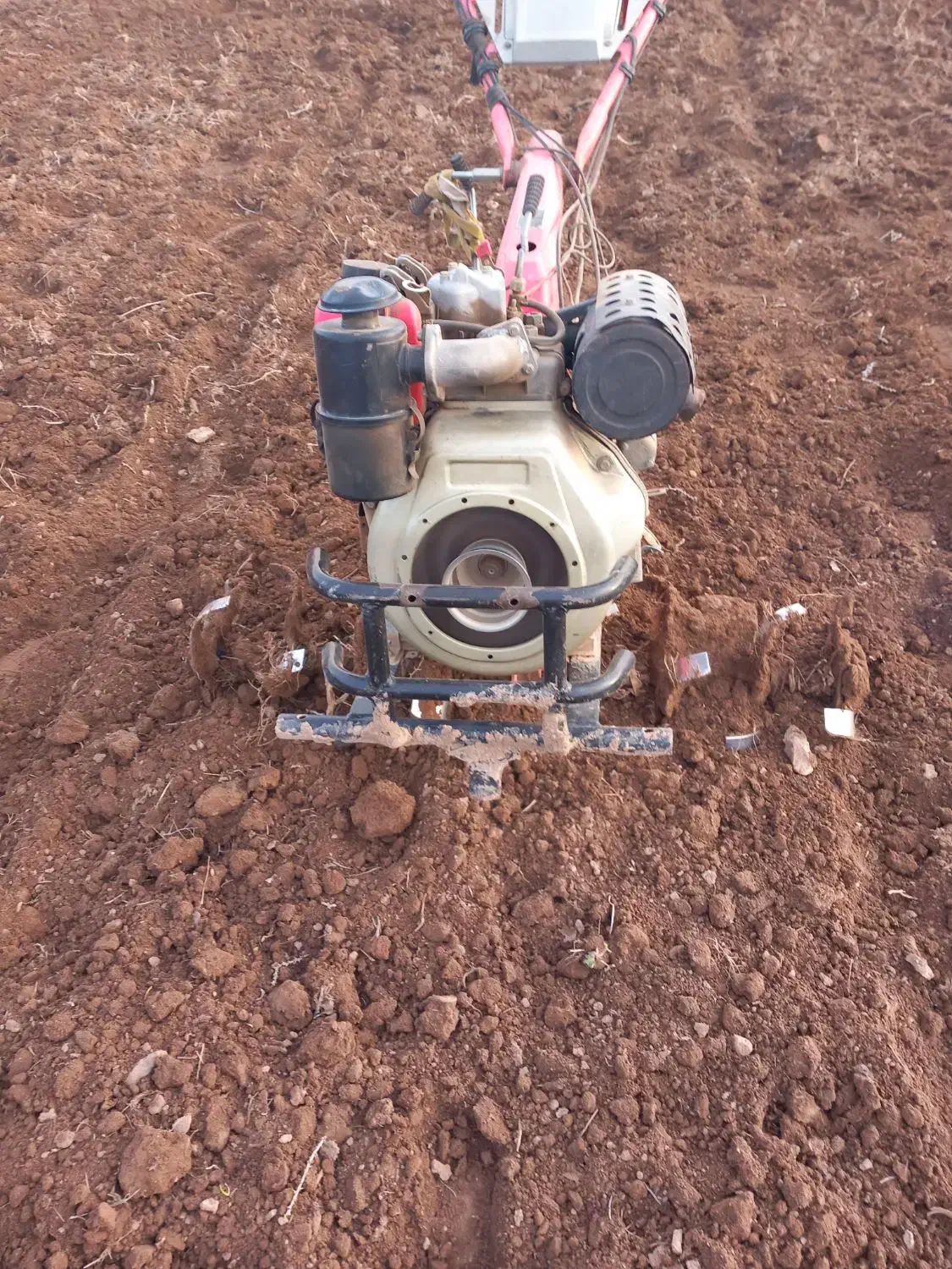 شخم زنی باغات و گل خانه ها|خدمات باغبانی و درختکاری|مرند, |دیوار