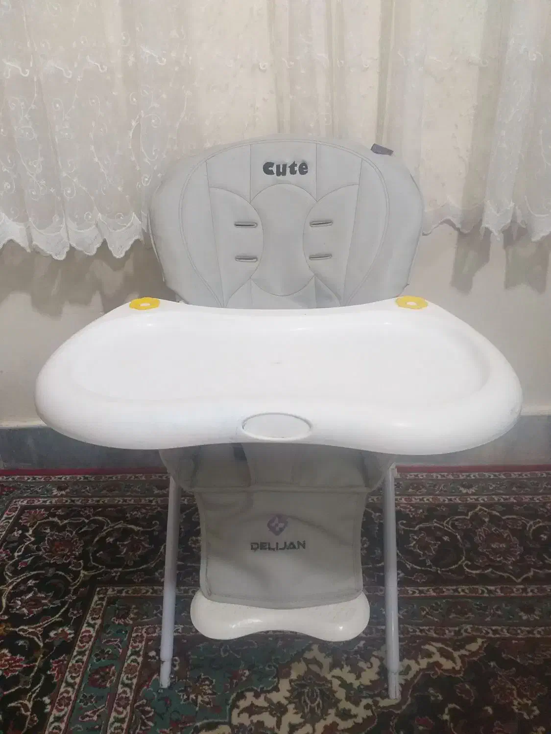 صندلی غذای کودک در حد نو|تخت و صندلی بچه|قم, چهل درخت|دیوار