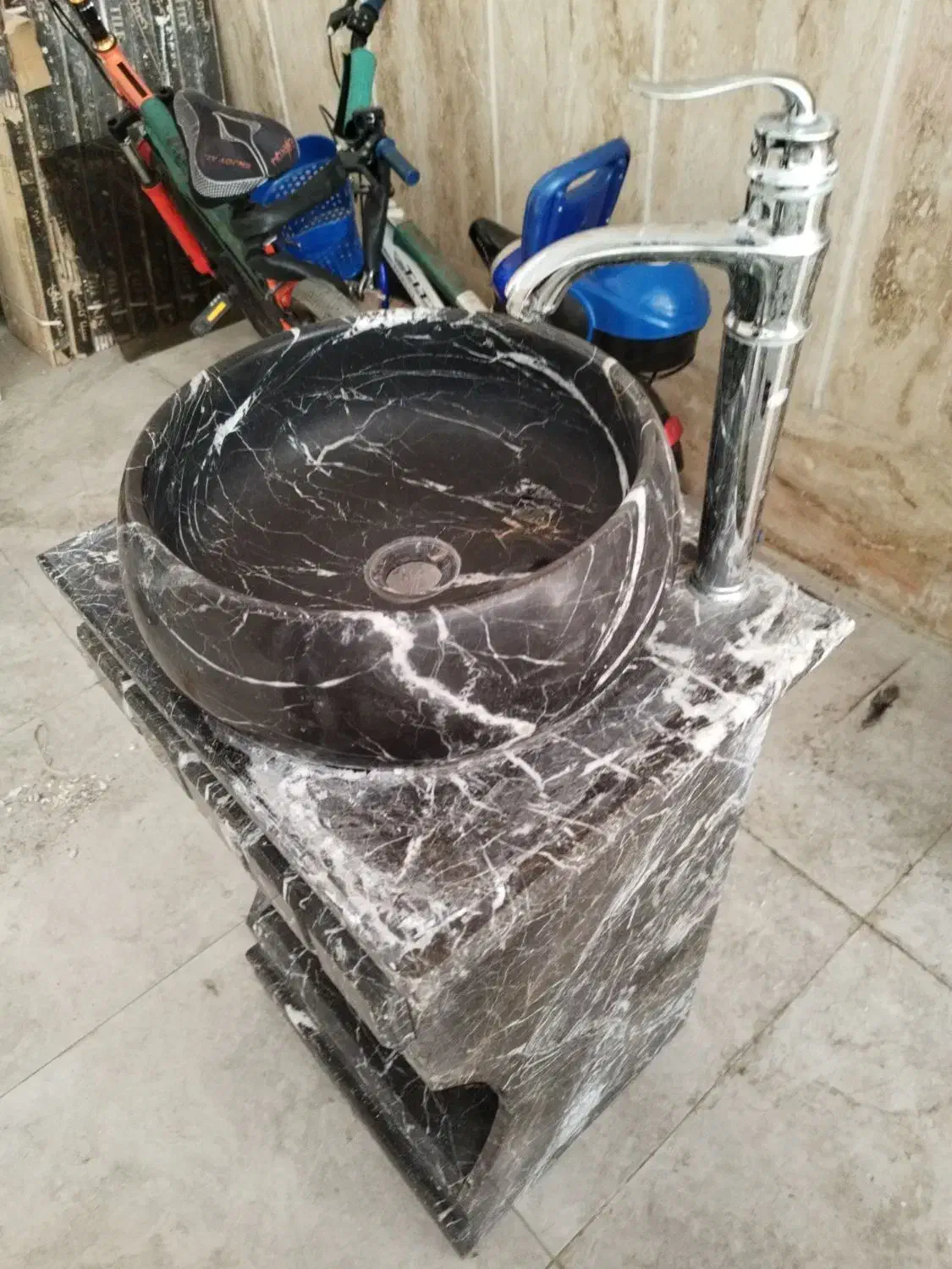 روشویی سنگی به همراه شیر آب|لوازم سرویس بهداشتی|ورامین, ورامین|دیوار