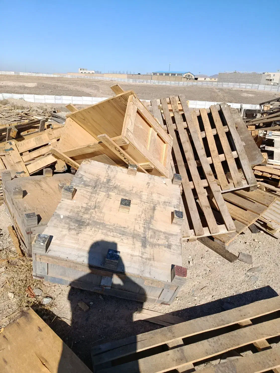 پالت چوبی کارکرده|عمدهفروشی|زنجان, |دیوار