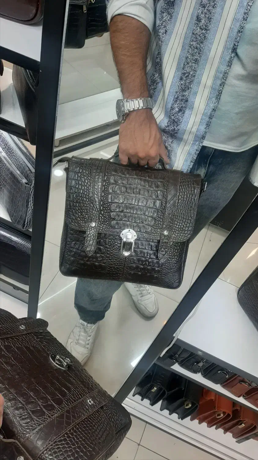 کیف چرم دانشجویی|کیف، کفش، کمربند|تهران, چوب تراش|دیوار