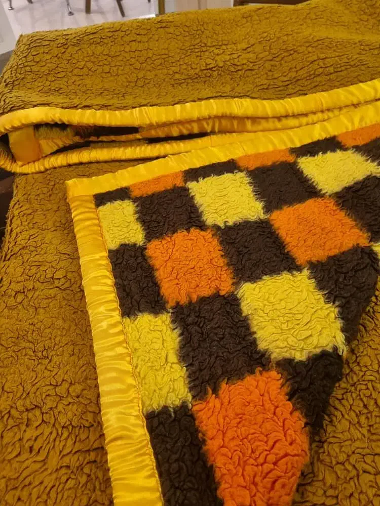 پتو|رختخواب، بالش، پتو|همدان, |دیوار