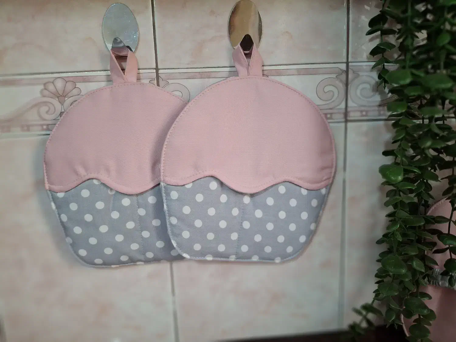 نیم ست جذاب دخترونه خال خالی طوسی صورتی پاستیل|سفره، حوله، دستمال آشپزخانه|تهران, هاشمی|دیوار