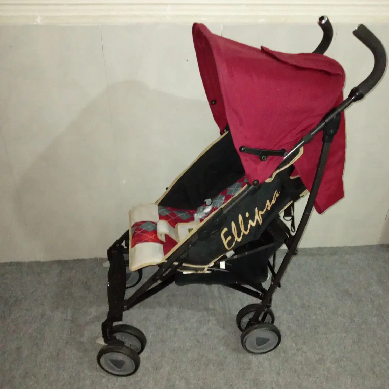 کالسکه عصایی خارجی در حد نو|کالسکه و لوازم جانبی|اهواز, کوی مهدیس|دیوار