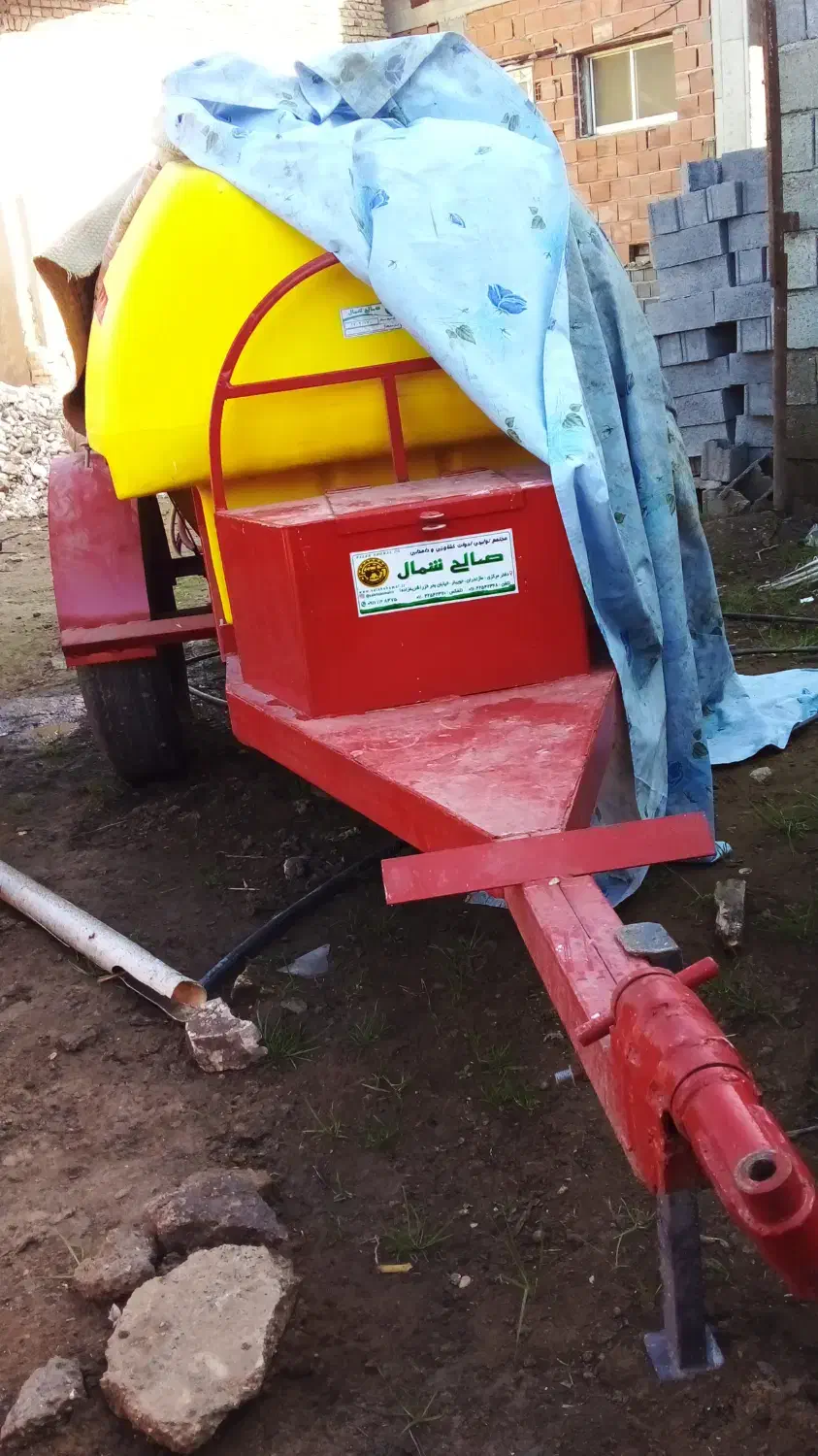 تیلر ۱۴ اسب مزرعه استارتی خشک با سمپاش ‌ تریلی کمپ|ماشین‌آلات صنعتی|ساری, |دیوار