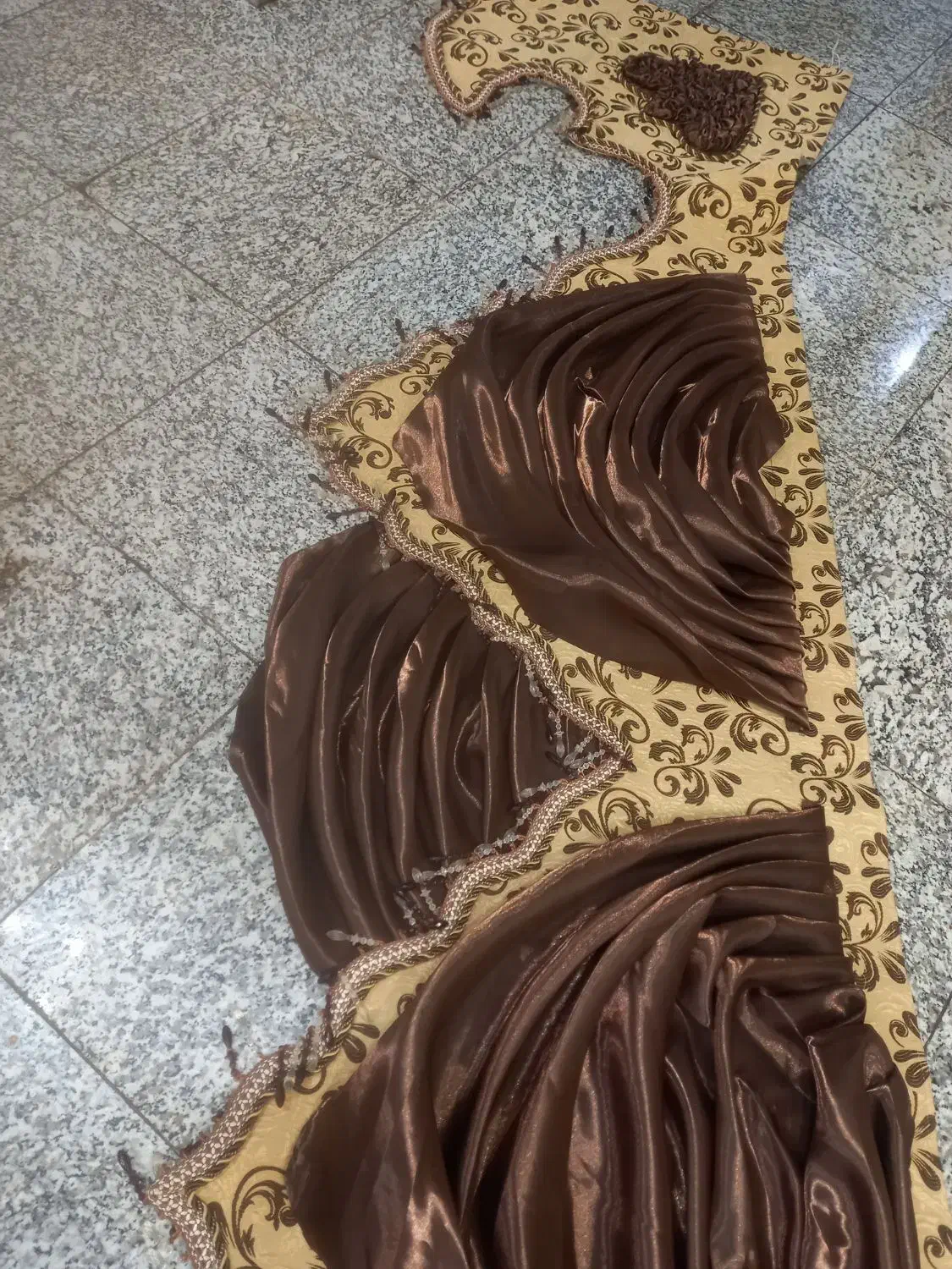 کتیبه قهوه‌ای رنگ|پرده، رانر، رومیزی|مشهد, خواجه ربیع|دیوار