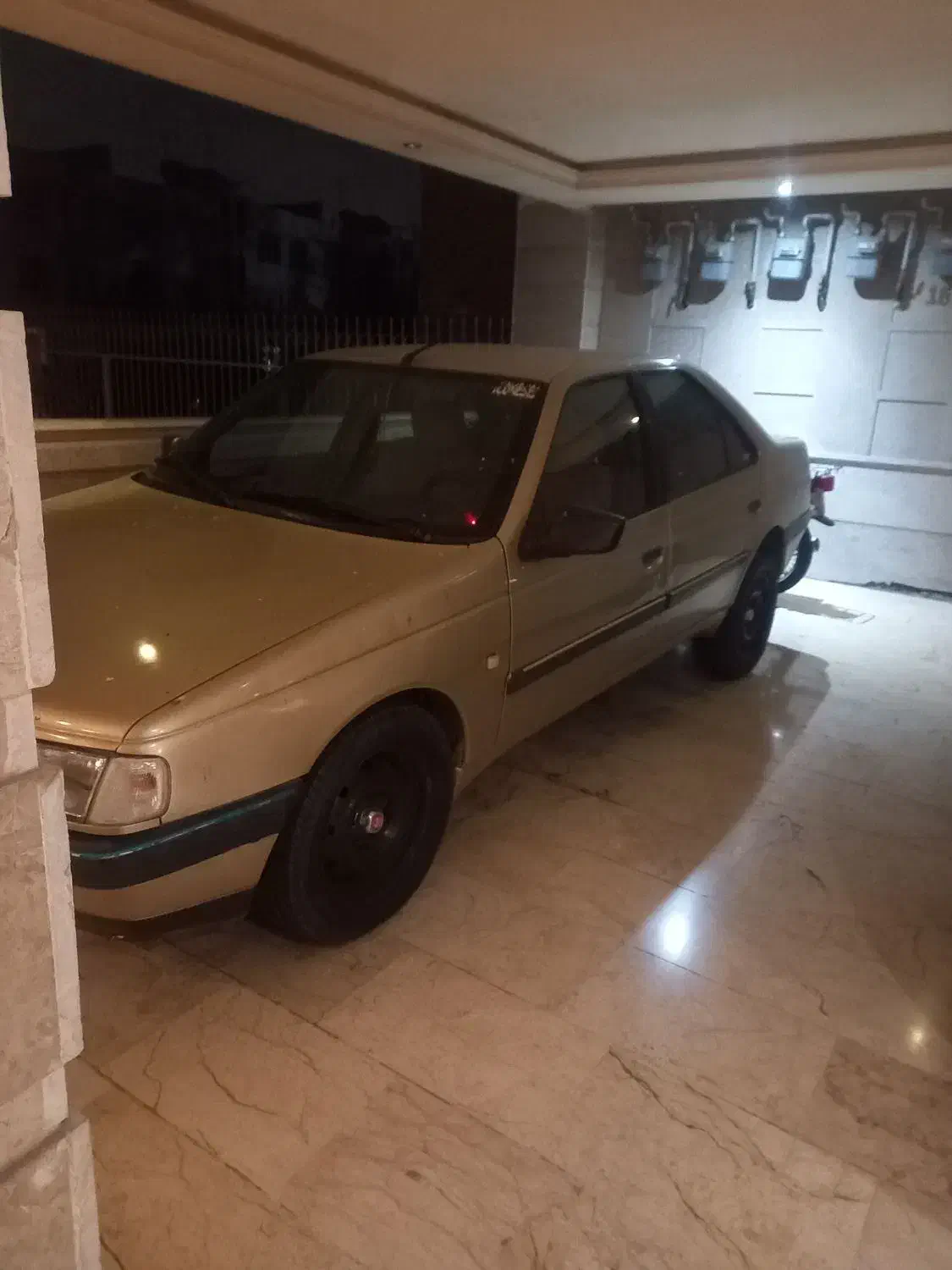 پژو۴۰۵..۲۰۰۰|خودرو سواری و وانت|تهران, شهرک هما|دیوار