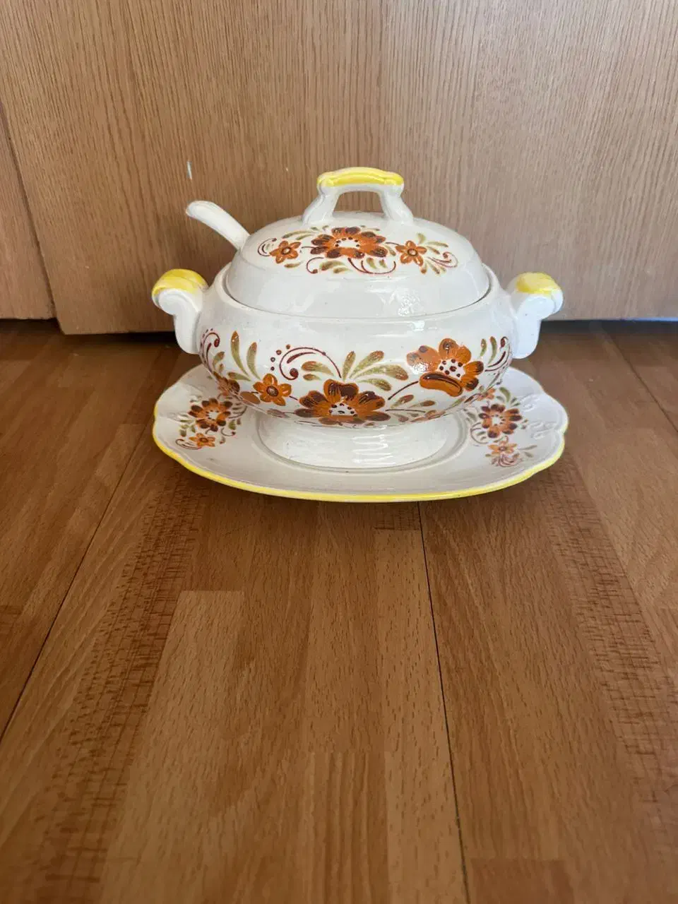 سوپ خوری کوچک قدیمی  عتیقه|کلکسیون اشیاء عتیقه|تهران, دروس|دیوار