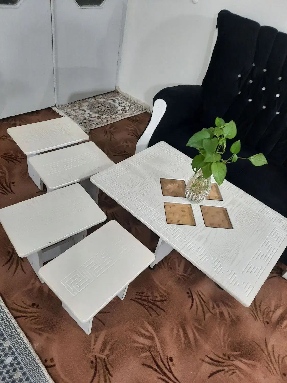 میز وسط با ۴ تا عسلی رنگ سفید|مبلمان خانگی و میز عسلی|قزوین, |دیوار